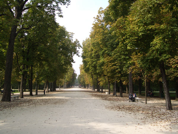 parma-parco ducale-viale1