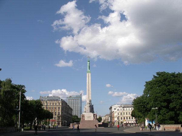Riga-Statua liberta-4