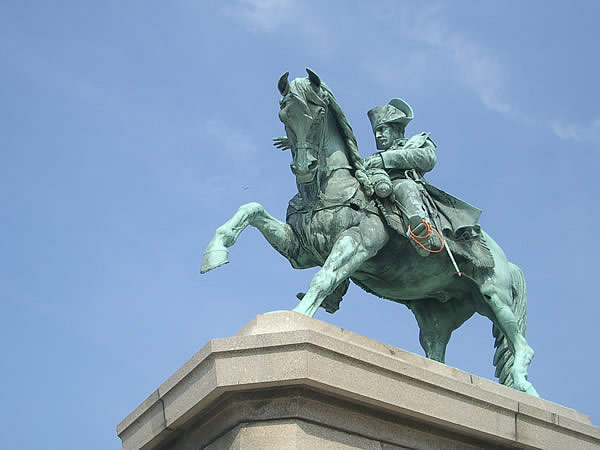 cherbourg-statua-di-napoleone-4.jpg