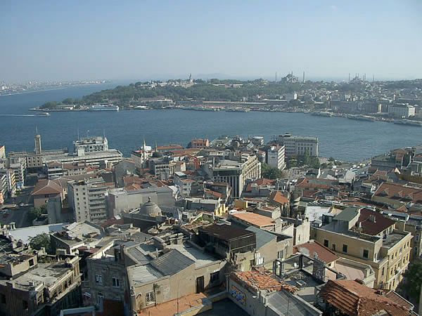 istanbul-moschee-lontane.jpg
