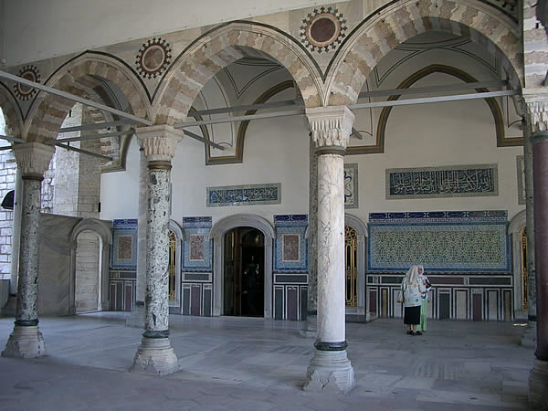 istanbul-topkapi-archi-1.jpg