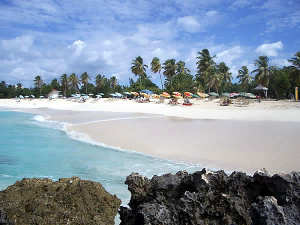 st-maarten-mullet-bay-ai-tropici.jpg