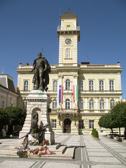 komarno-municipio-2