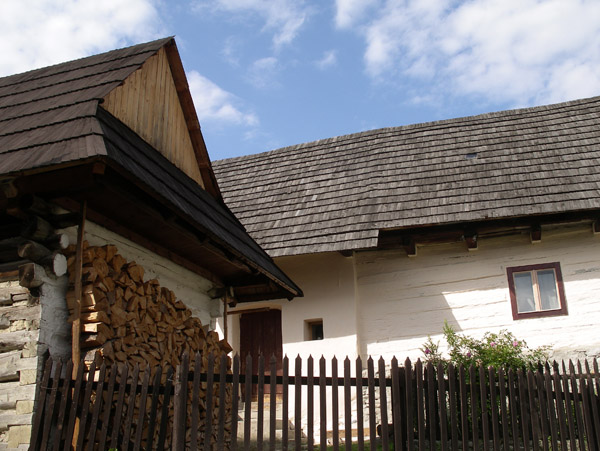 Vlkolinec-legna-1