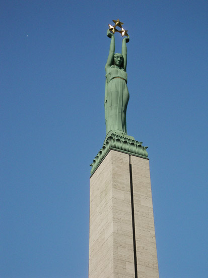 Riga-Statua liberta-3