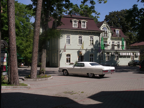 Jurmala-cadillac-2