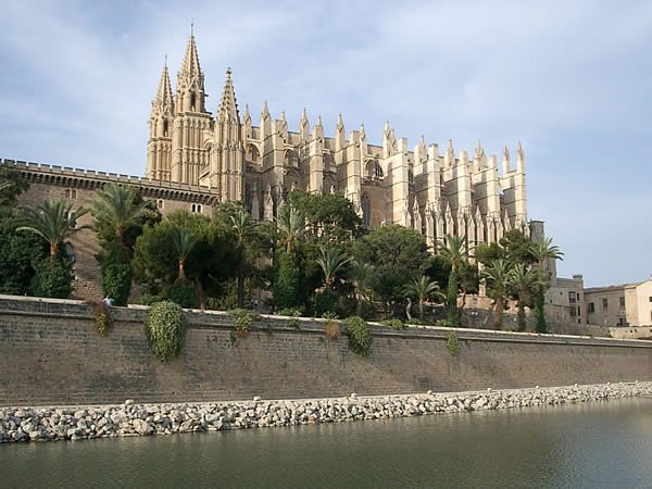 palma-di-maiorca-cattedrale.jpg