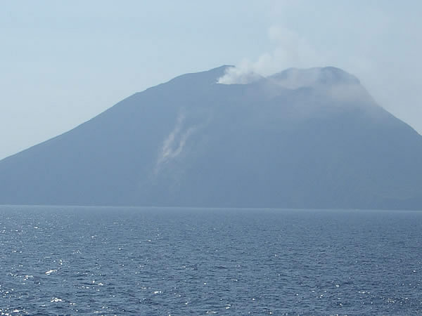 stromboli-fumo.jpg