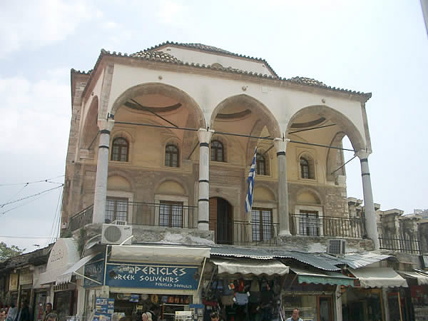 atene-casa-con-archi.jpg