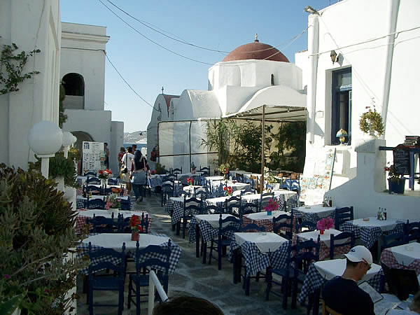 mikonos-tavolini.jpg