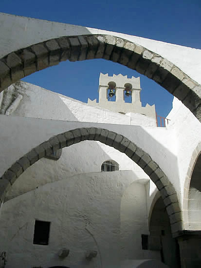 patmos-archi-e-campane.jpg