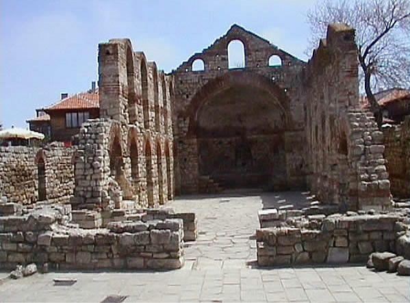 nesebar-chiesa-diroccata.jpg