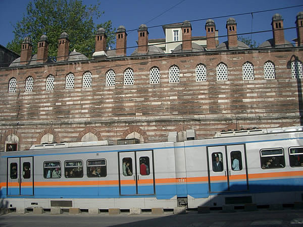 istanbul-tramepalazzo.jpg