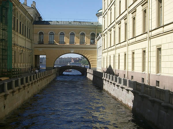 san-pietroburgo-canaledinverno.jpg