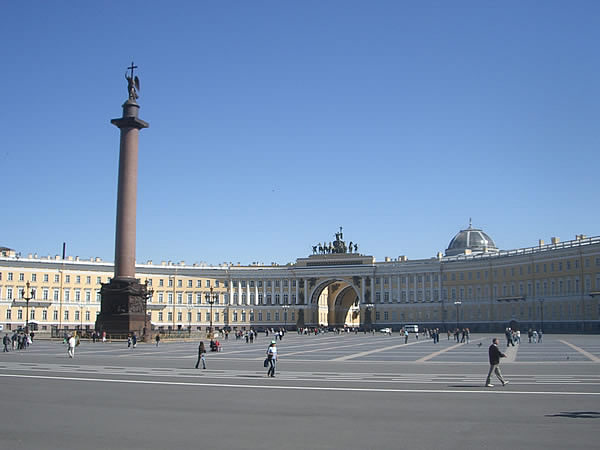 san-pietroburgo-palazzo-dinverno-1.jpg