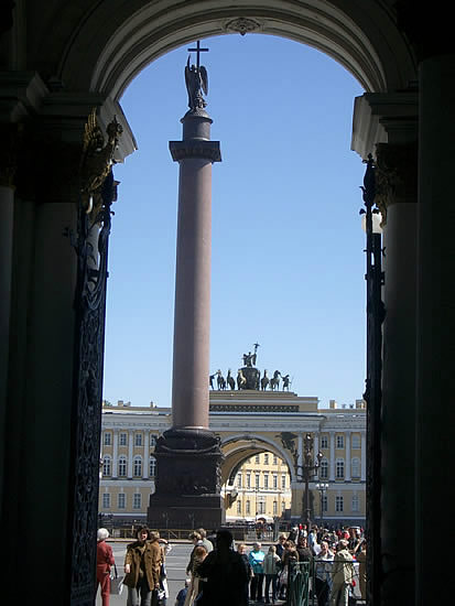 san-pietroburgo-palazzo-dinvernoeportone.jpg