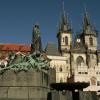 Praga-lady before Tyn 2